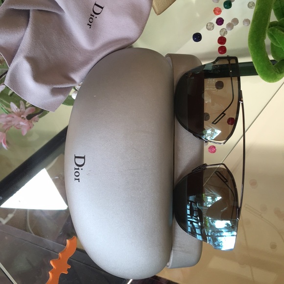DIOR SUNGLASSES - Picture 2 of 5